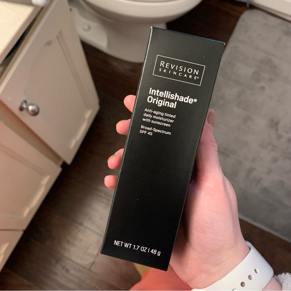 NIB Intellishade Original SPF 45 Revision Skincare